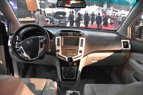  معرفی محصولات جدید کارمانیا در نمایشگاه‌ خودرو شیراز 