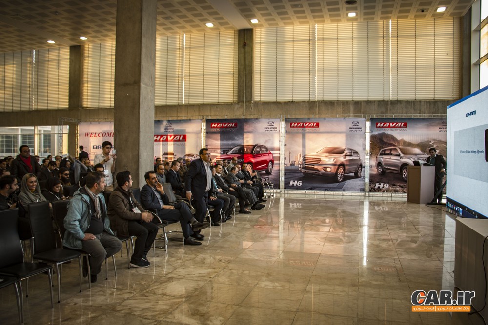 در نمایشگاه خودرو تهران چه می‌گذرد؟
