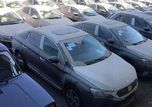 موافقت دولت با ترخیص خودروهای متوقف در گمرک