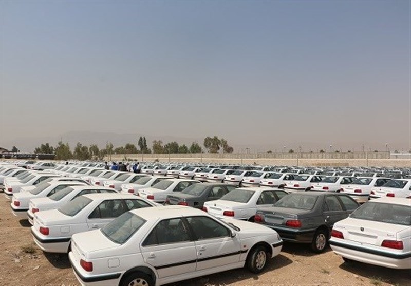  تعزیرات: اختفای ۱۹۰۰ خودرو در انبار ایران خودروی شیراز؛ ایران خودرو باز هم تکذیب کرد 